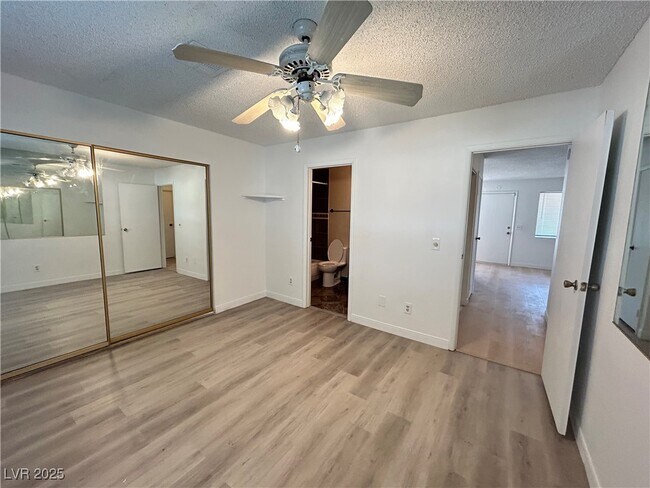 Building Photo - 725 Rock Springs Dr