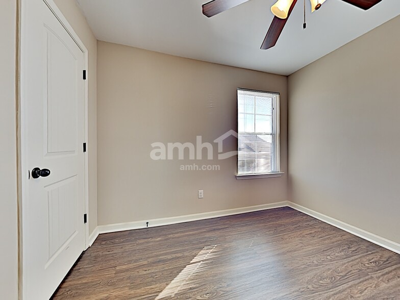 Building Photo - 1229 Carlton Ridge Dr