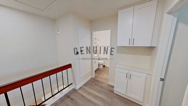 Building Photo - 3 Bedroom Beautifully Upgraded Home in Ana...