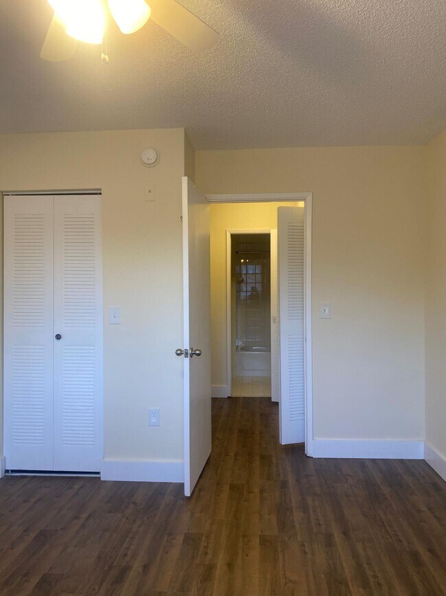 Building Photo - 7864 Sonoma Springs Cir