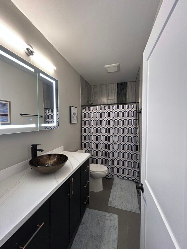 Building Photo - 8934 Arlon St