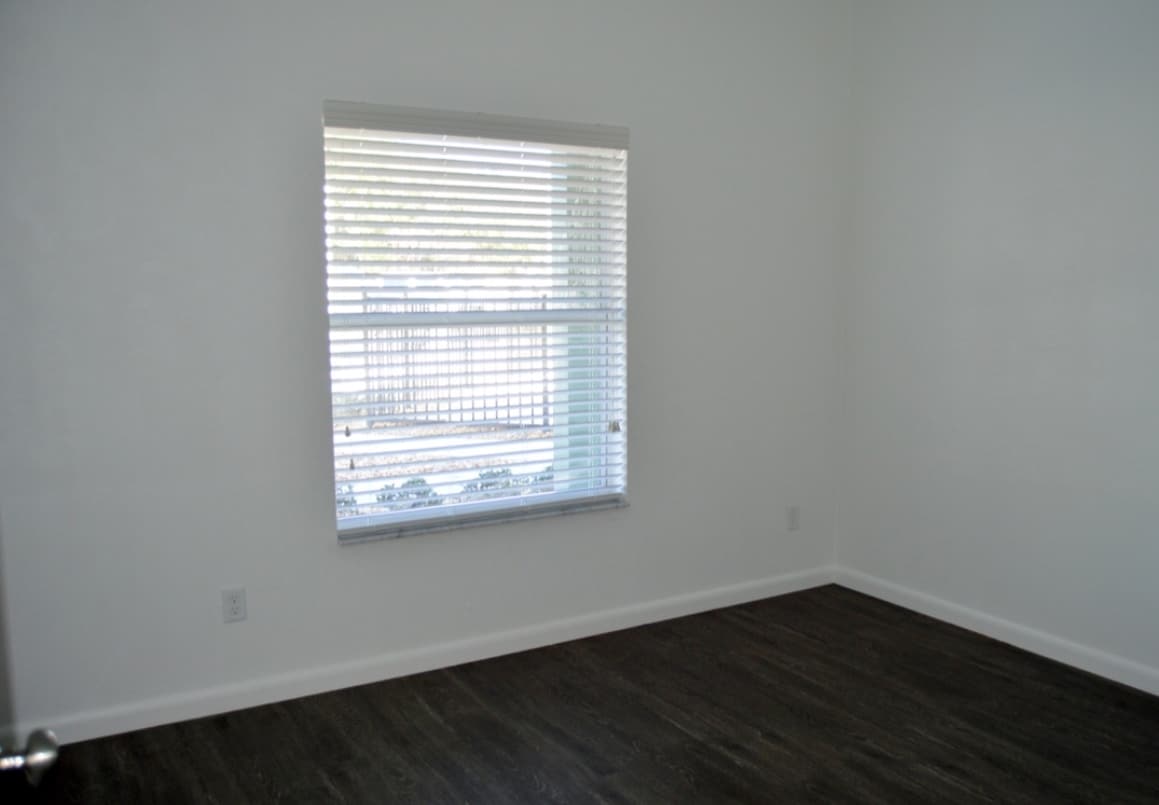 Building Photo - 1800 vics way