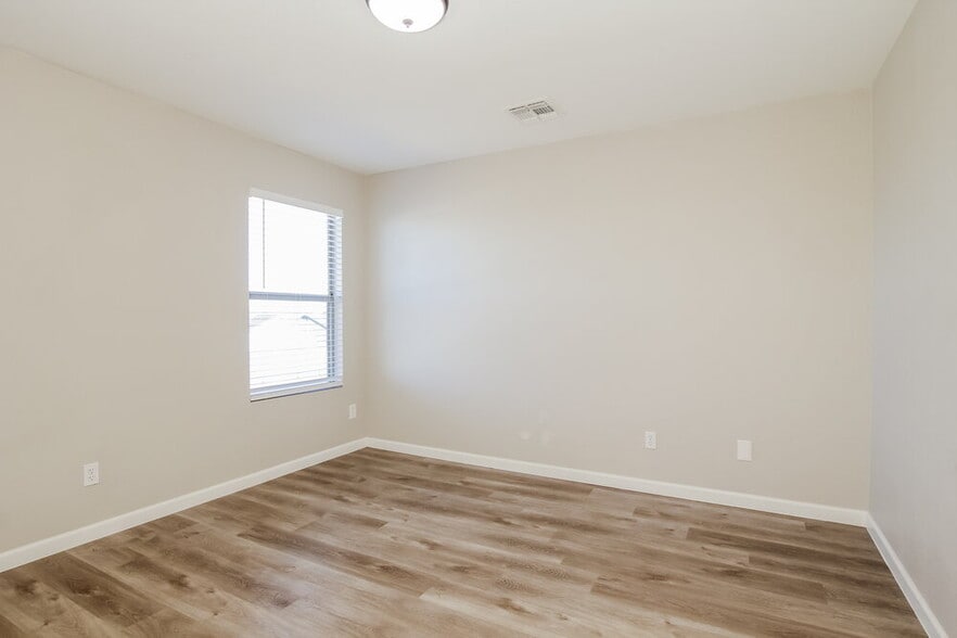 Building Photo - 11210 W Baden St