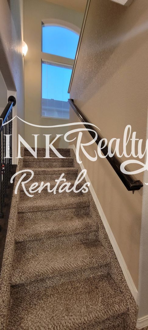 Building Photo - 9527 Desert Lily Cir