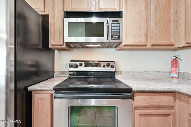 Building Photo - 1559 S Longspur Ln