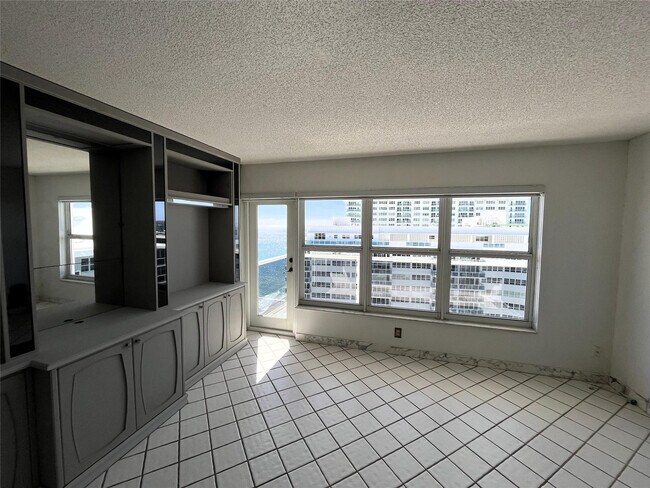 Building Photo - 3500 Galt Ocean Dr