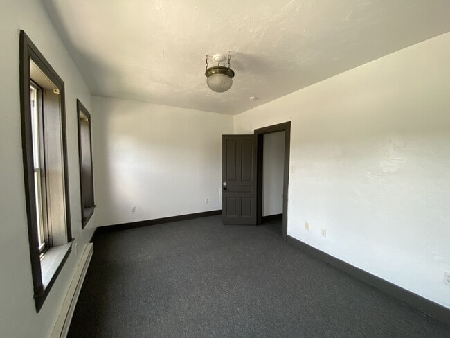 Building Photo - 283 W Jackson St