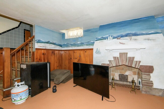 Building Photo - 3940 N 64th St