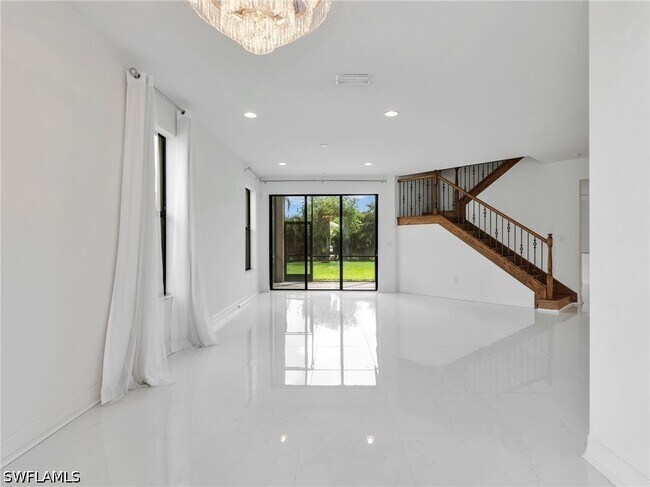 Building Photo - 10008 Chesapeake Bay Dr