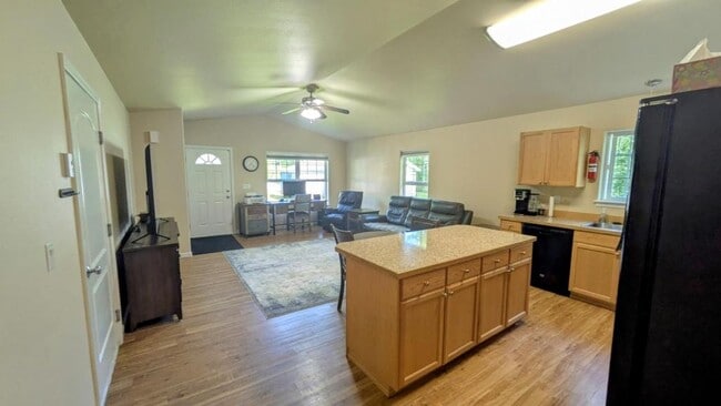 Building Photo - 4866 S Danielle St