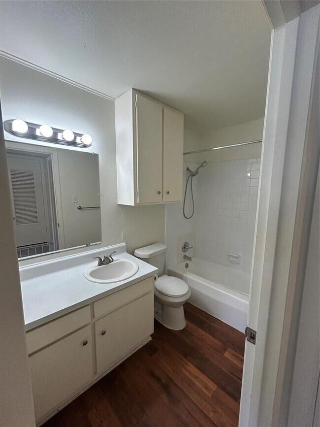 Building Photo - 3703 Harmon Ave