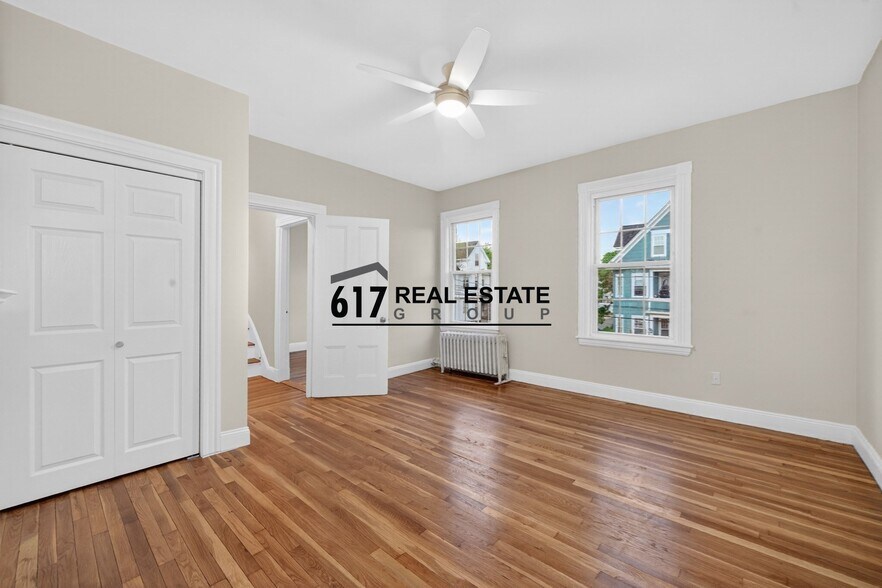 Building Photo - 42 Etna St