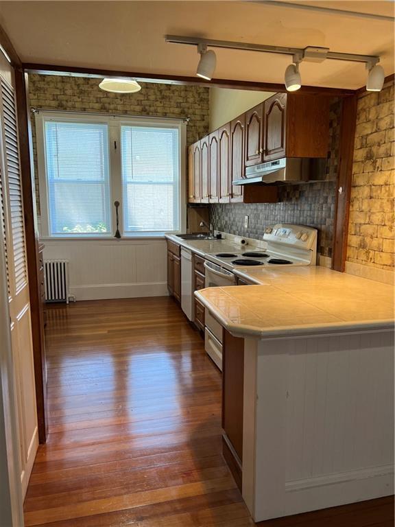Building Photo - 167 Coggeshall Ave