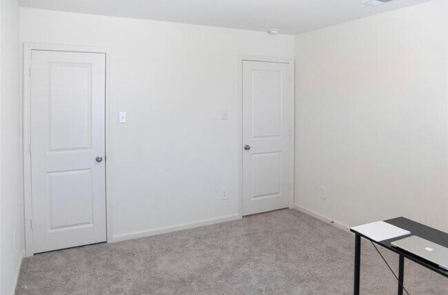 Building Photo - 1609 Shadow Hawk Dr
