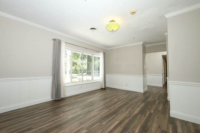 Building Photo - Spacious 4/2 in Maitland's English Estates!