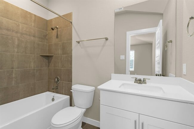 Building Photo - 18095 Martin Pines Dr