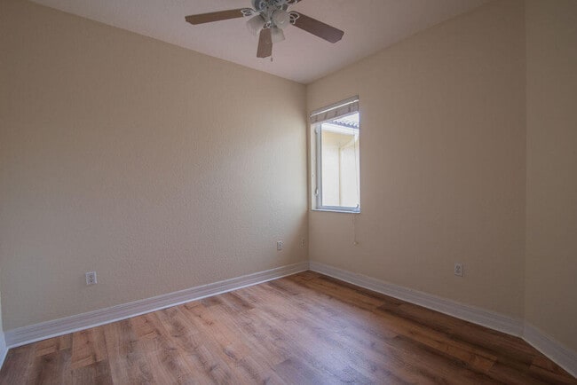 Building Photo - 44 SE Sedona Cir