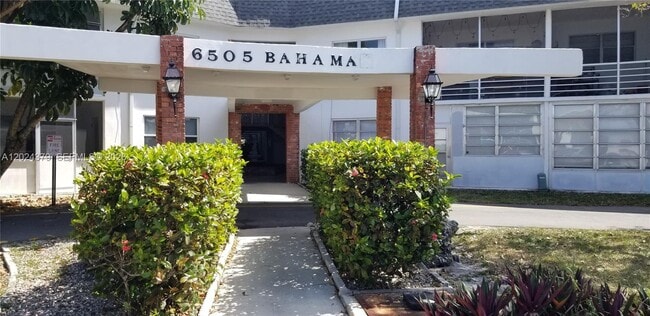Building Photo - 6505 Winfield Blvd