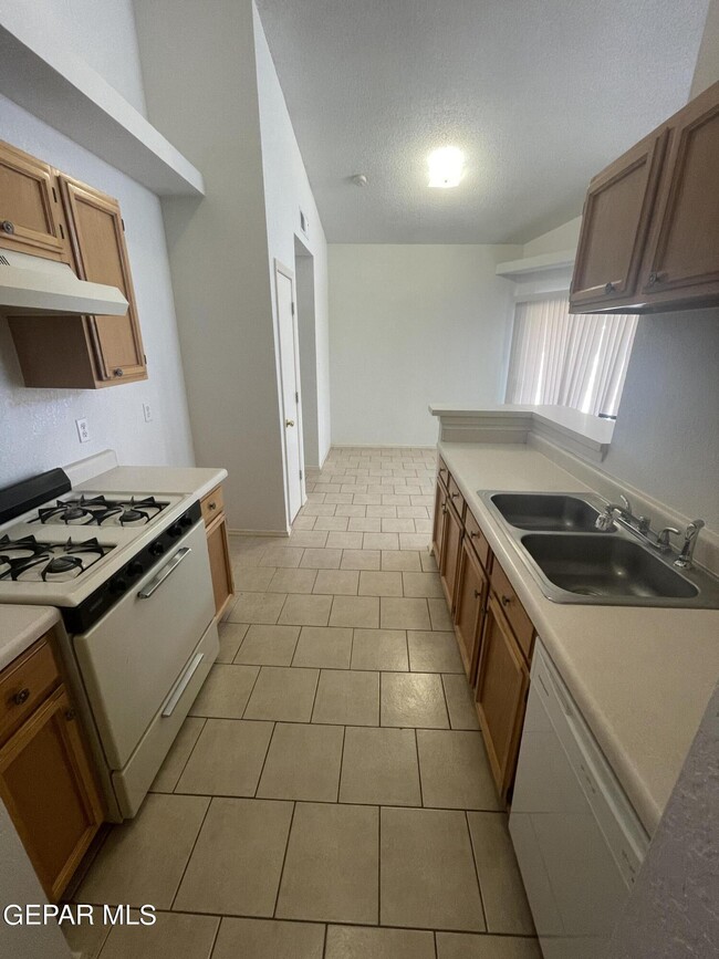 Building Photo - 11785 Snow Hawk Dr