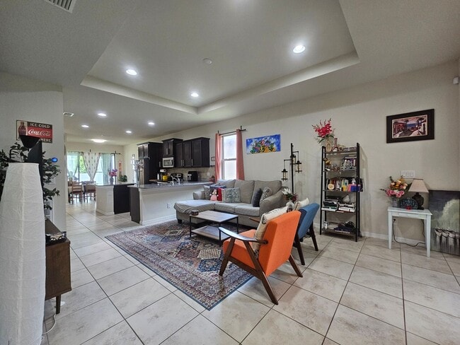 Building Photo - Beautiful 3-Bedroom + Flex Space in gated ...