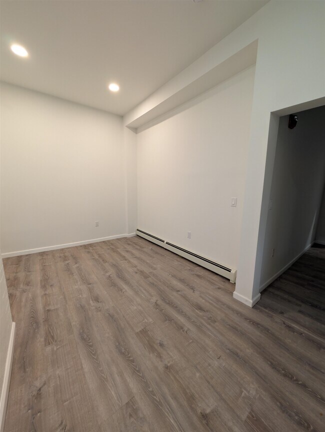 Building Photo - 10 Sherman Pl