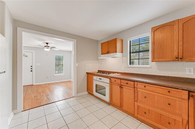 Building Photo - 1709 Clifford Ave