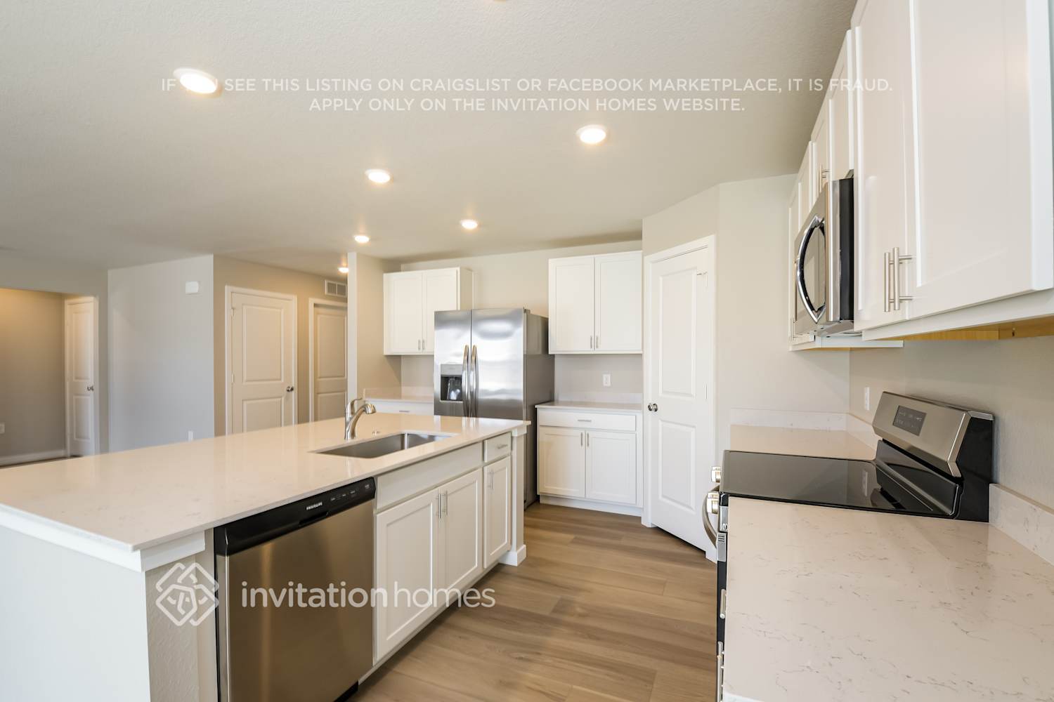 Building Photo - 22017 E 39th Pl