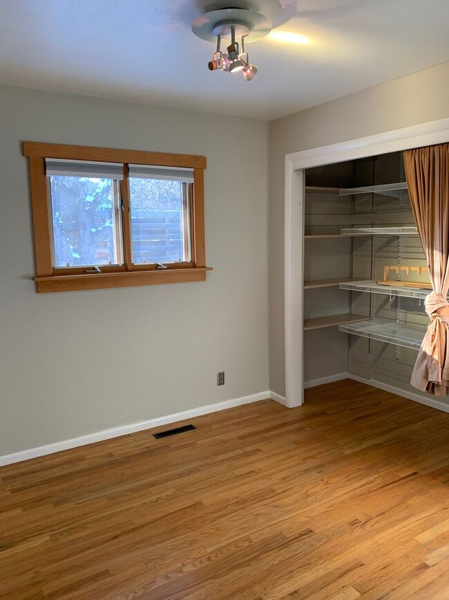 Building Photo - Sunny 3 bed/2 bath North Boulder Home - Av...