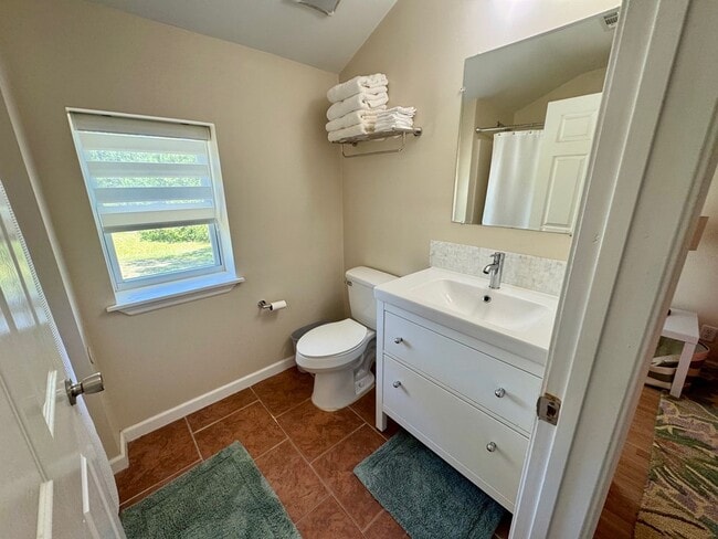 Building Photo - 115 Ellis Ln