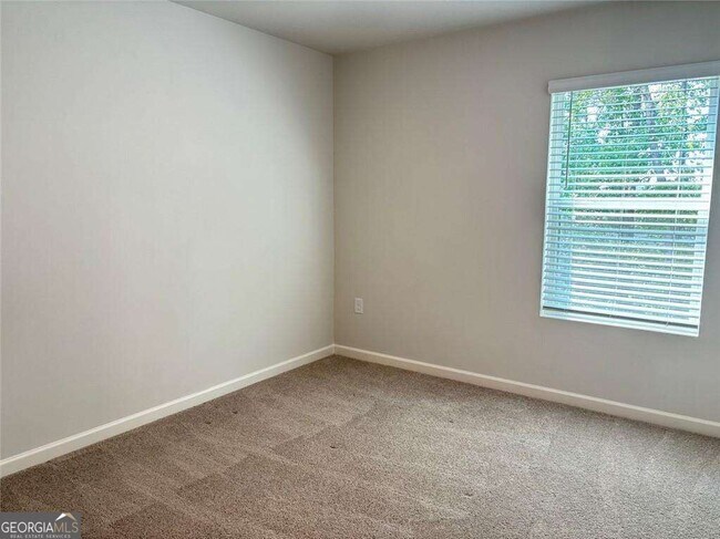 Building Photo - 3240 Greyton Dr