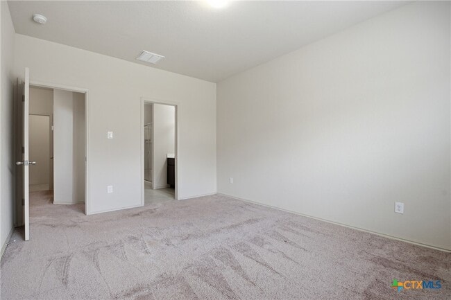 Building Photo - 131 Lake Gln