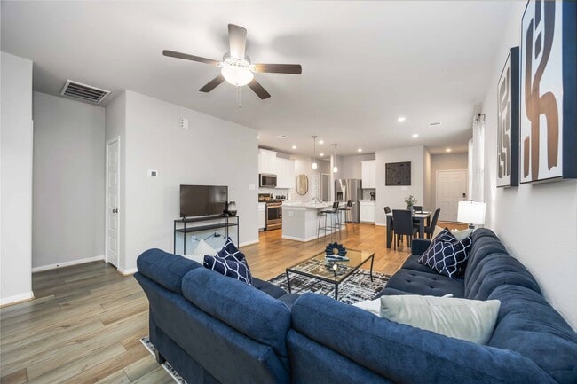Building Photo - 7047 Silverleaf Oak St