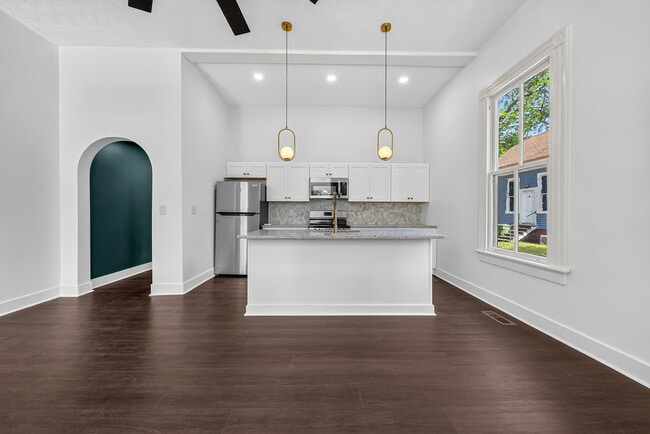 Building Photo - 2807 Beacon Ave