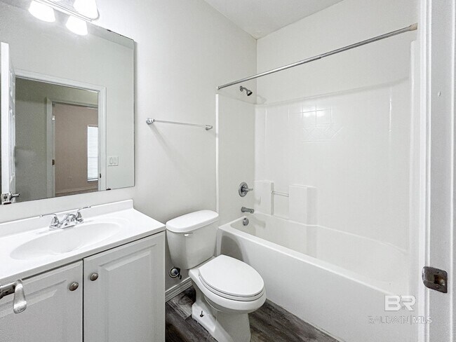 Building Photo - 33171 Stables Dr