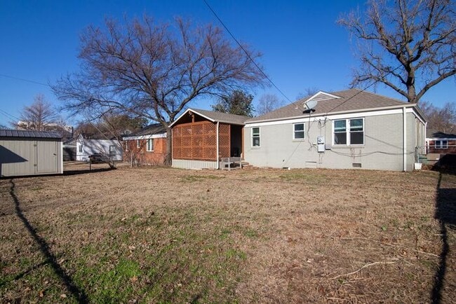Building Photo - Brookside Bungalow!