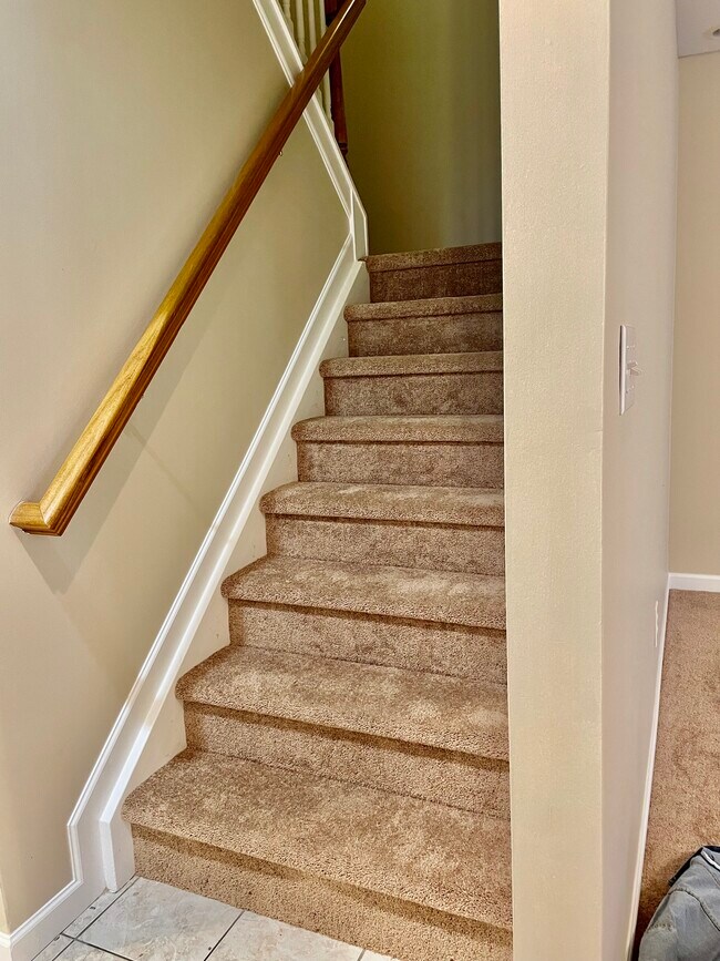 Building Photo - 1106 Oatlands Park