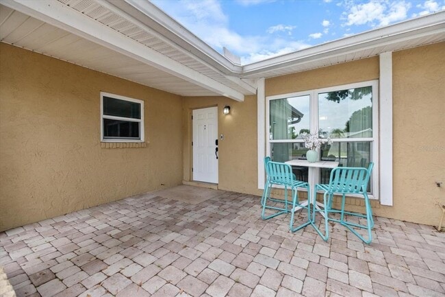 Building Photo - 818 Plum Tree Ln