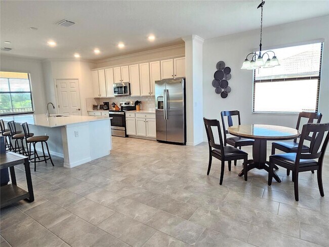 Building Photo - 10825 Tarflower Dr