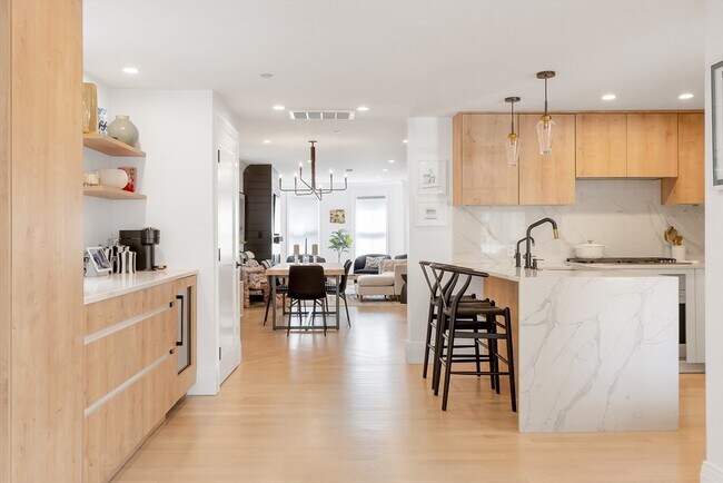 Building Photo - 69 Montgomery St