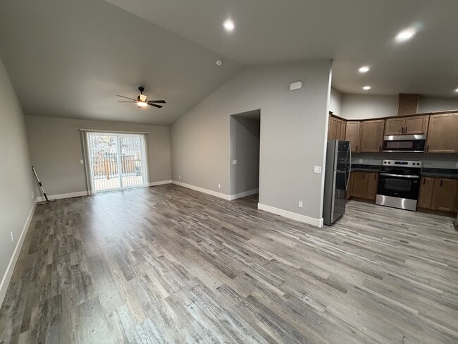 Building Photo - 1331 Lynn Ave