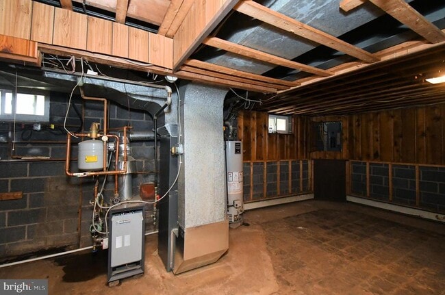 Building Photo - 201 Montgomery Ave