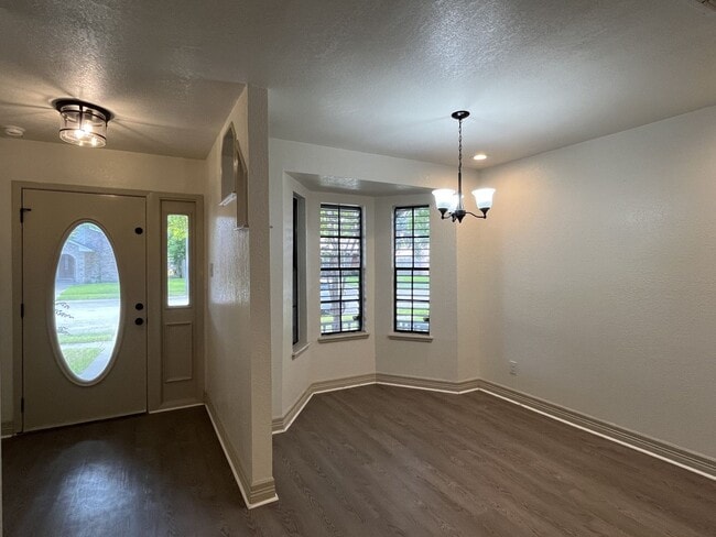 Building Photo - 3 Bedroom 2 Bath Southside!!