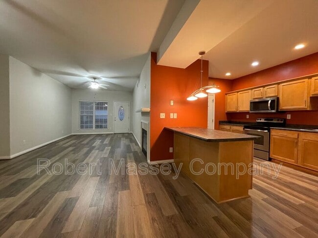 Building Photo - 346 S Dorsey Ln