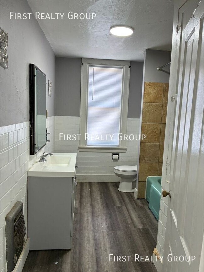 Building Photo - 908 Washington Ave