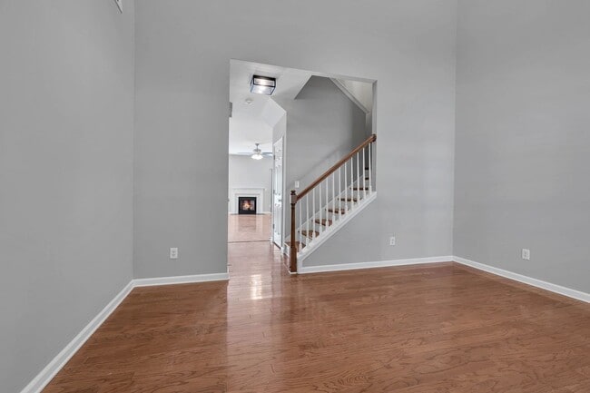 Building Photo - Beautiful and light-filled home in the desirable Normandy Place community located in Nashville’s ...