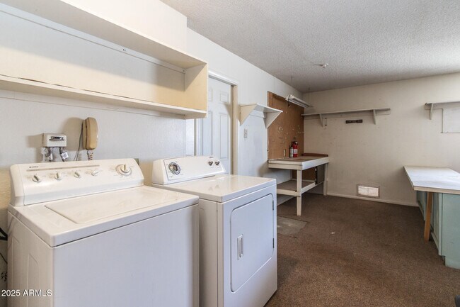 Building Photo - 10426 W Sutters Gold Ln