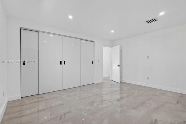 Building Photo - 607 Layne Blvd