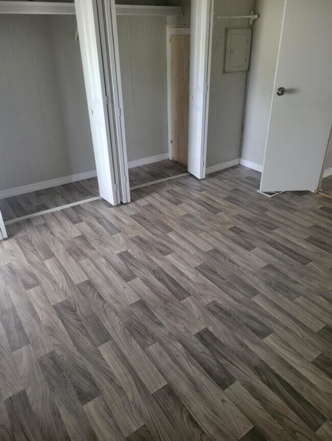 Building Photo - 8135 Tolles Dr