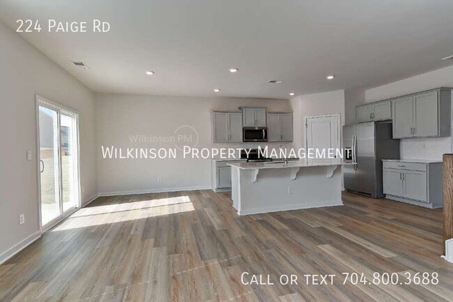 Building Photo - 224 Paige Rd