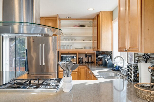 Building Photo - 4224 Francis Ave N